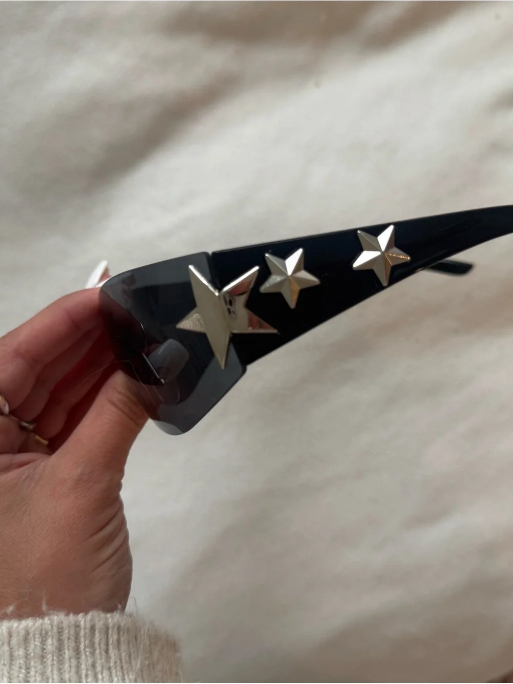 Women's Black Shield Sunglasses - Sleek Frameless Design